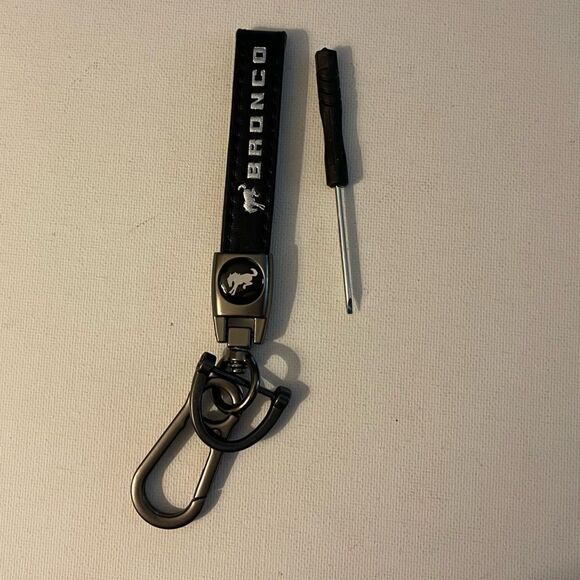 Bronco Key Fob Keychain in Black Leather NWT - Picture 2 of 4